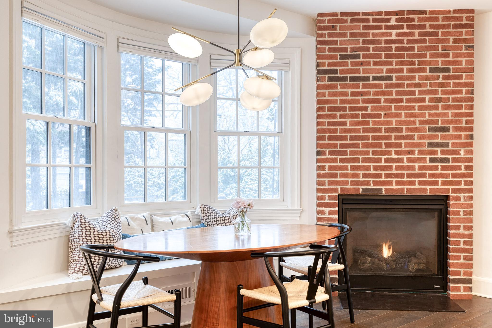 103 Witherspoon Road Baltimore, MD 21212 - Photo 26 of 62 Informal Dining Area with Gas Fireplace