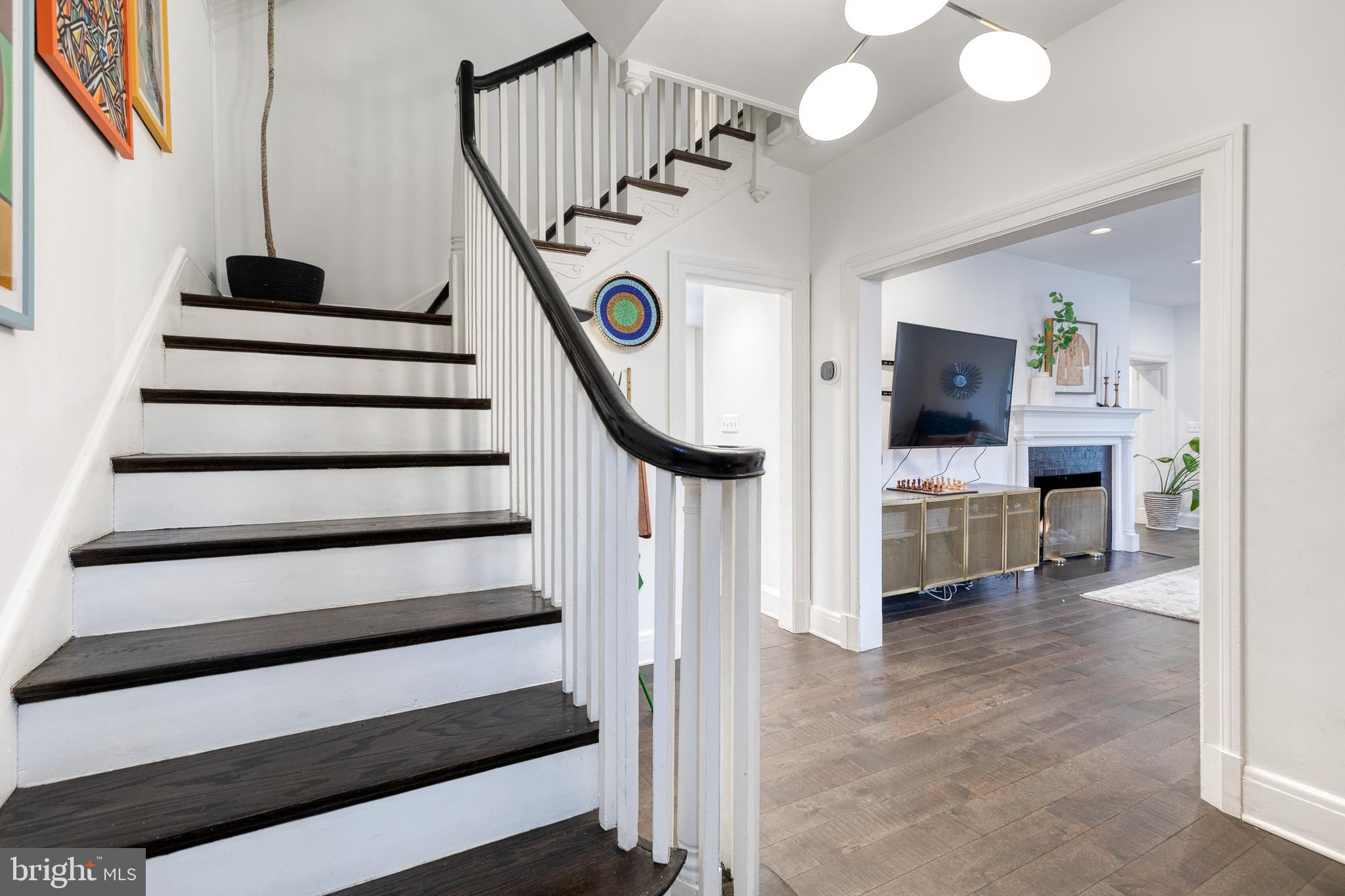 103 Witherspoon Road Baltimore, MD 21212 - Photo 5 of 62 Foyer Open to Living Room