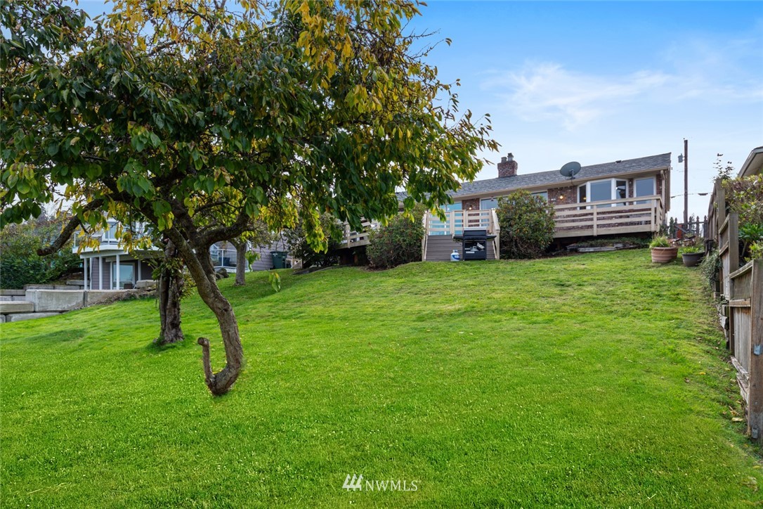 1023 Daley Street Edmonds, WA 98020 - Photo 22 of 25