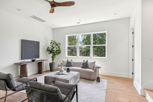 $1,140,000 | 136 42nd Avenue North, Nashville, TN 37209