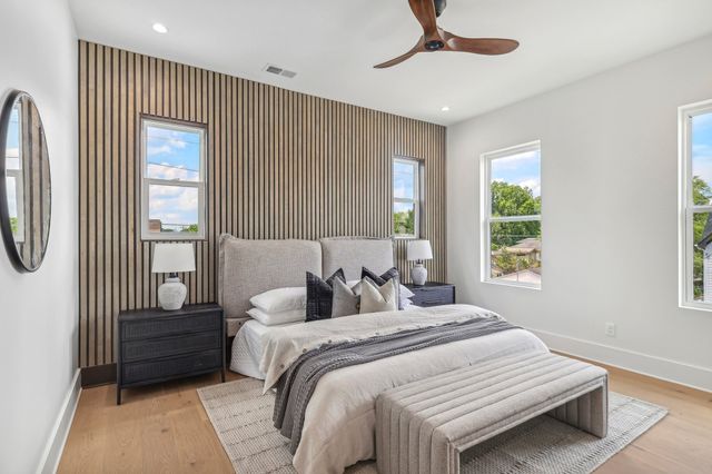 $1,140,000 | 136 42nd Avenue North, Nashville, TN 37209