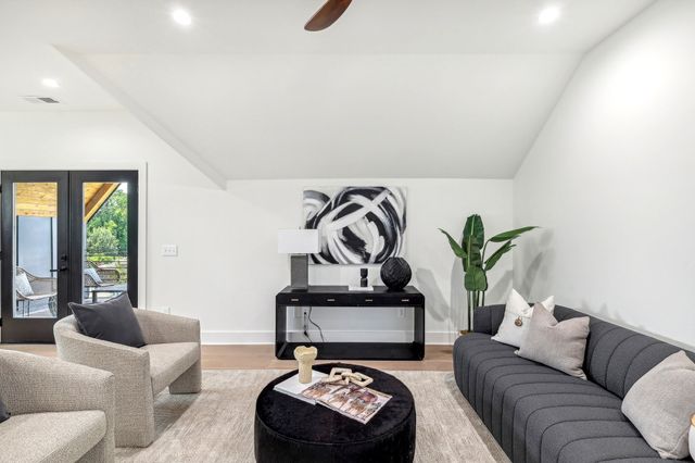 $1,140,000 | 136 42nd Avenue North, Nashville, TN 37209