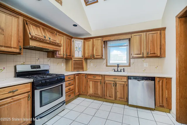 $975,000 | 89 Joline Avenue | Tottenville