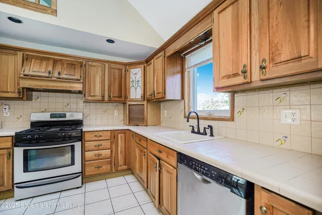 $975,000 | 89 Joline Avenue | Tottenville