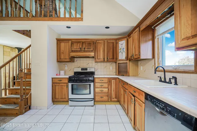 $975,000 | 89 Joline Avenue | Tottenville
