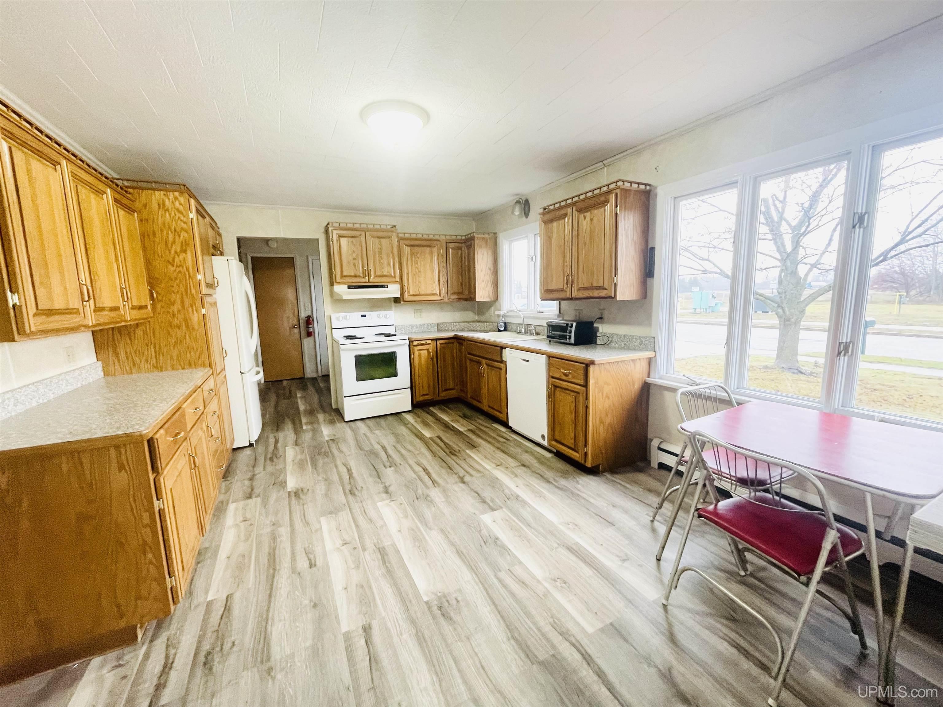 2201 South 23rd Street Escanaba, MI 49829 - Photo 3 of 20
