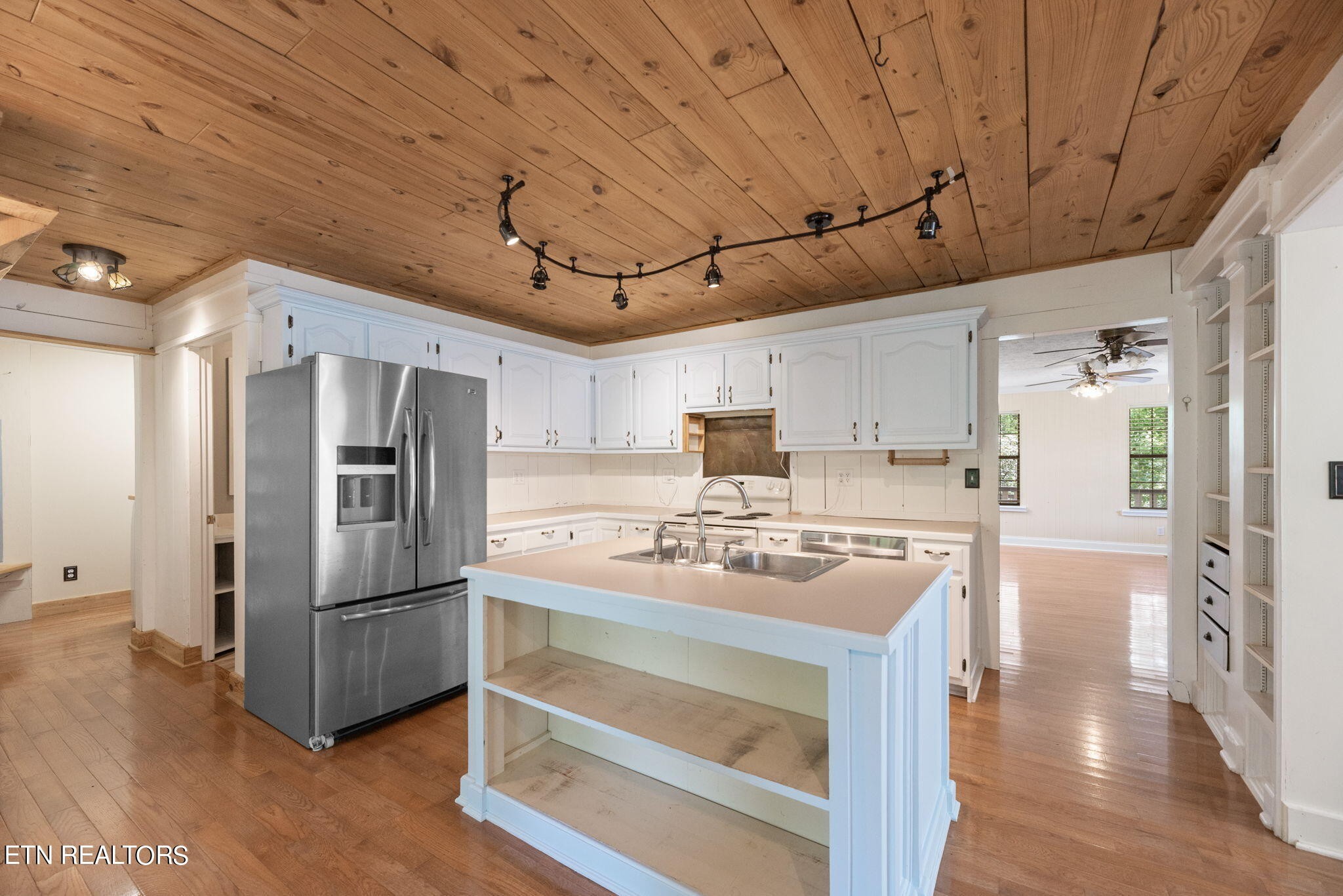 814 Little Valley Road Blaine, TN 37709 - Photo 9 of 44 Gallery Image 9