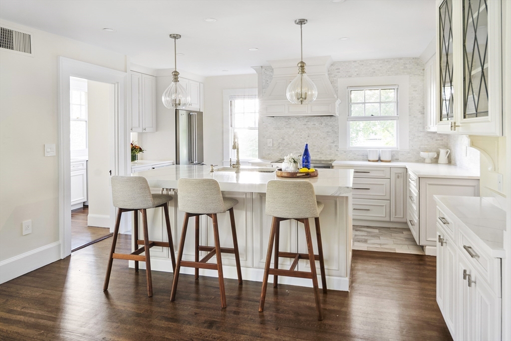 27 Everett Avenue Winchester, MA 01890 - Photo 2 of 39