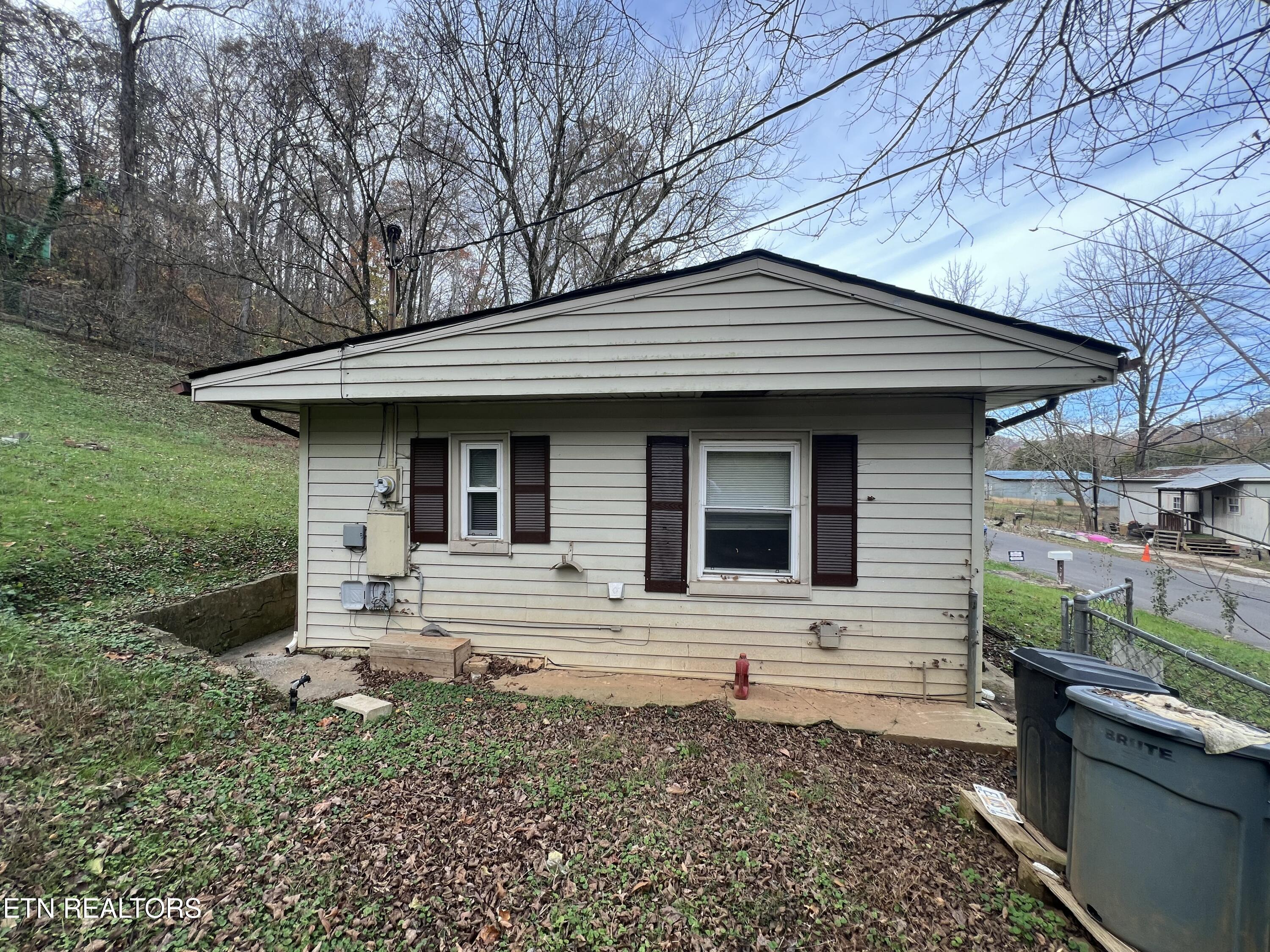 129 Turkey Road Powell, TN 37849 - Photo 5 of 20 IMG_0398