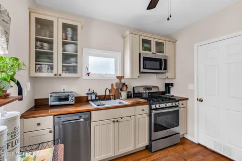 $899,000 | 6 Beach Street, Sea Bright, NJ 07760