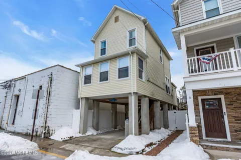 $899,000 | 6 Beach Street, Sea Bright, NJ 07760