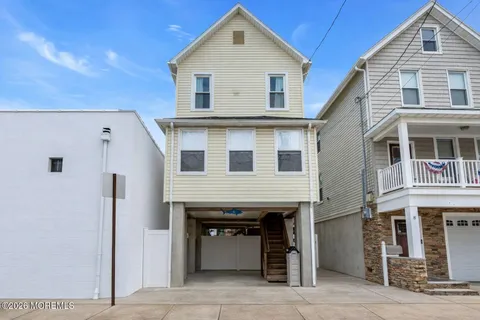 $899,000 | 6 Beach Street, Sea Bright, NJ 07760
