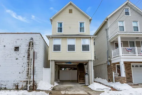 $899,000 | 6 Beach Street, Sea Bright, NJ 07760