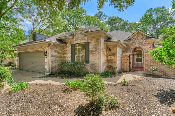 $799,000 | 66 South Castlegreen Circle, The Woodlands, TX 77381