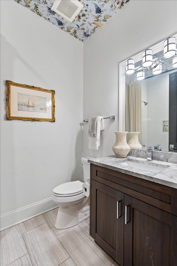 2455 North Racine Avenue, Unit 3 Chicago, IL 60614 - Photo 17 of 24