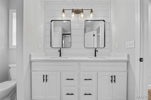 $490,000 | 10 Ellington Drive, Troy, IL 62294