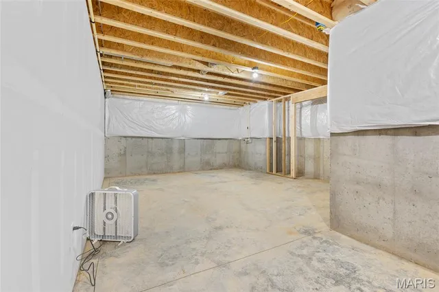 $490,000 | 10 Ellington Drive, Troy, IL 62294