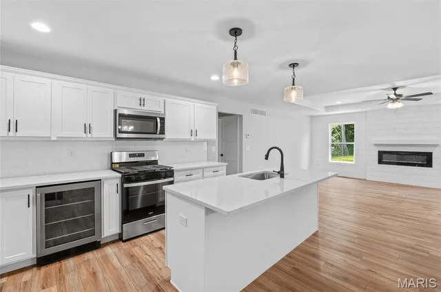 $490,000 | 10 Ellington Drive, Troy, IL 62294