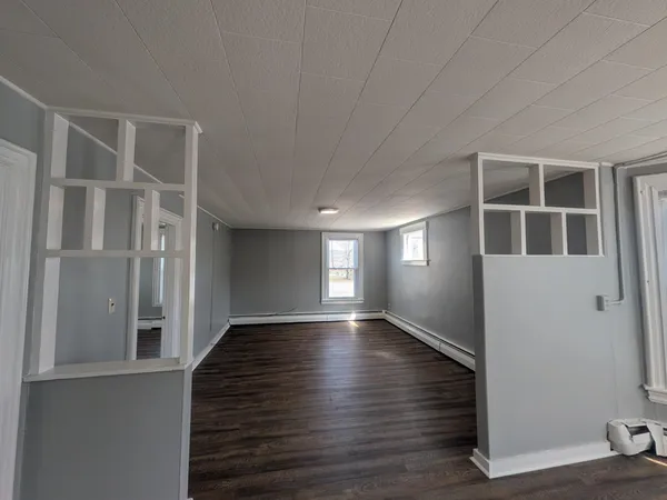 $1,500 | 31 Chestnut Street, Unit A, Claremont, NH 03743