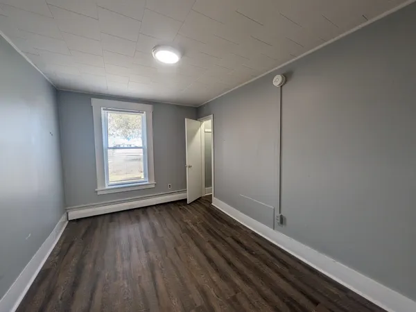 $1,500 | 31 Chestnut Street, Unit A, Claremont, NH 03743