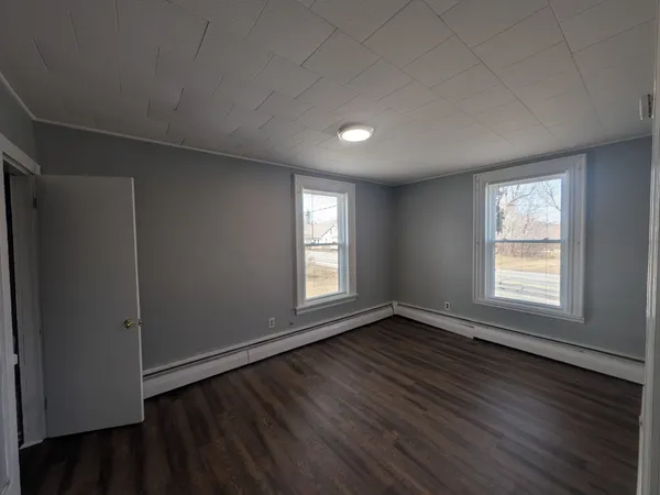 $1,500 | 31 Chestnut Street, Unit A, Claremont, NH 03743