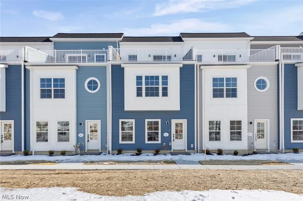 $590,000 | 461 Harbor Lane, Lorain, OH 44052