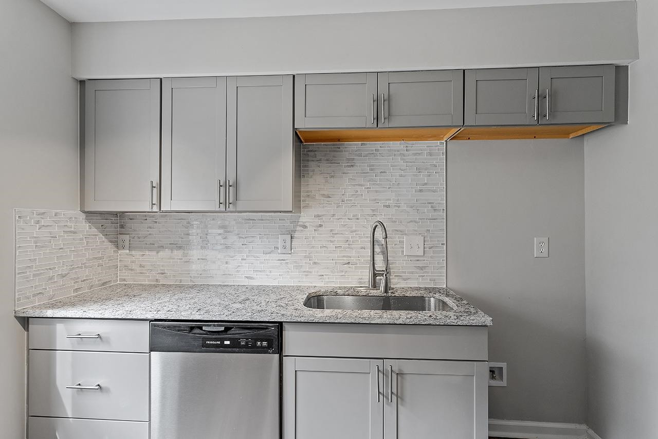 1414 Kent Road Raleigh, NC 27606 - Photo 6 of 29 Photo 5