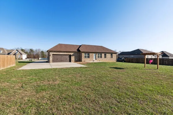$2,350 | 1419 Leaf Lane, Ashland City, TN 37015