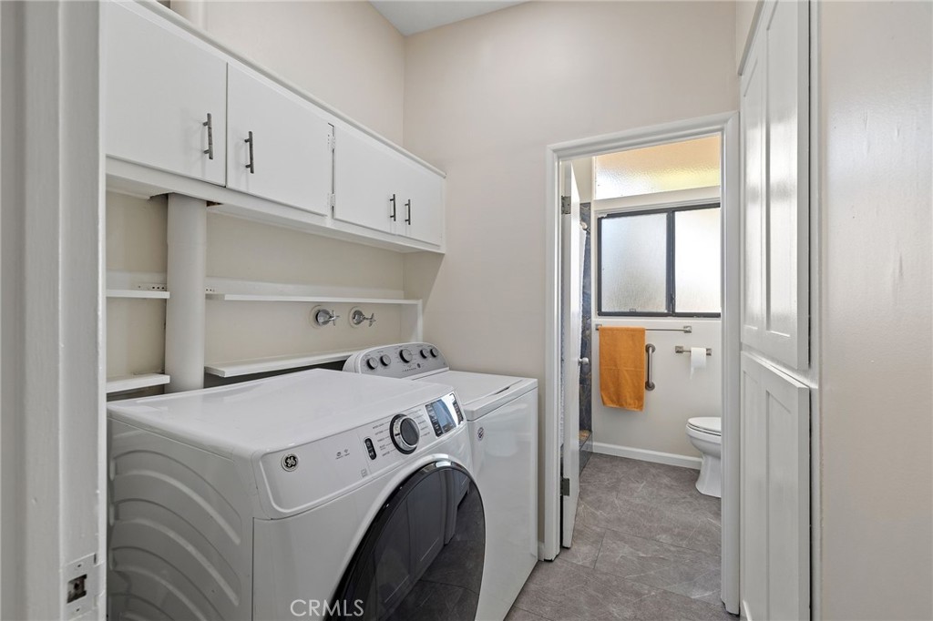2273 West Judith Lane Anaheim, CA 92804 - Photo 9 of 13 a utility room with dryer and washer