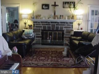 7118 Llanfair Road Upper Darby, PA 19082 - Photo 2 of 6
