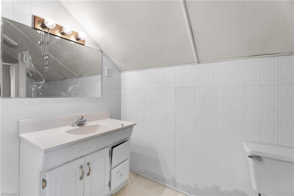 5358 Gumtree Road Winston-Salem, NC 27107 - Photo 20 of 30 UL bathroom