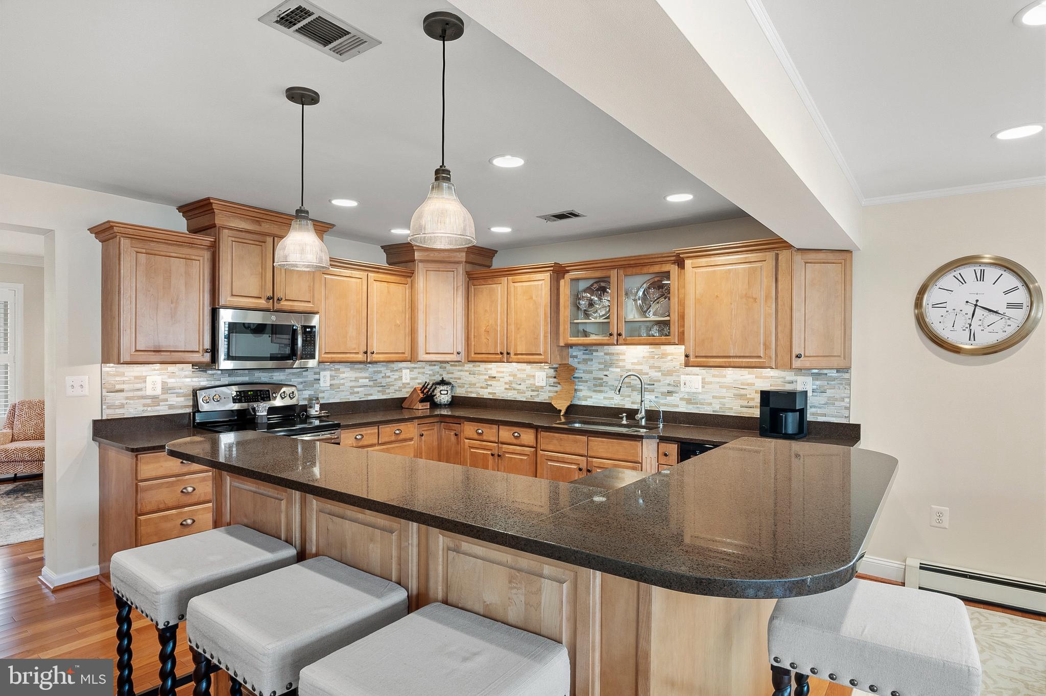1535 Ridgely Drive Edgewater, MD 21037 - Photo 10 of 39 Great lighting
