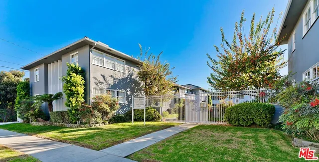 $2,595 | 5022 Clinton Street, Unit 5022B, Los Angeles, CA 90004