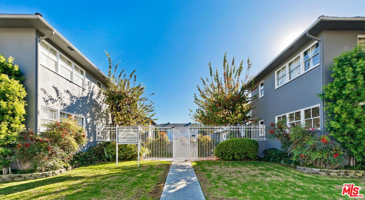 5022 Clinton Street, Unit 5022B Los Angeles, CA 90004 - Photo 2 of 22 a front view of a house with garden