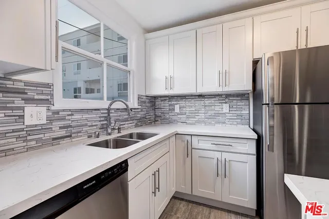 $2,595 | 5022 Clinton Street, Unit 5022B, Los Angeles, CA 90004