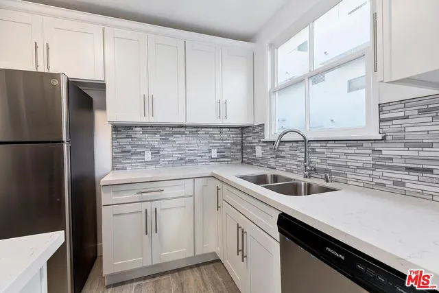 $2,595 | 5022 Clinton Street, Unit 5022B, Los Angeles, CA 90004