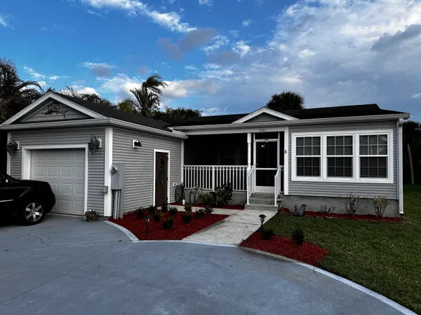 $420,000 | 7921 Southeast Paradise Drive, Stuart, FL 34997