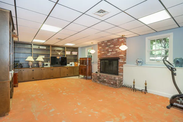 $925,000 | 15 Rushleigh Road, West Hartford, CT 06117