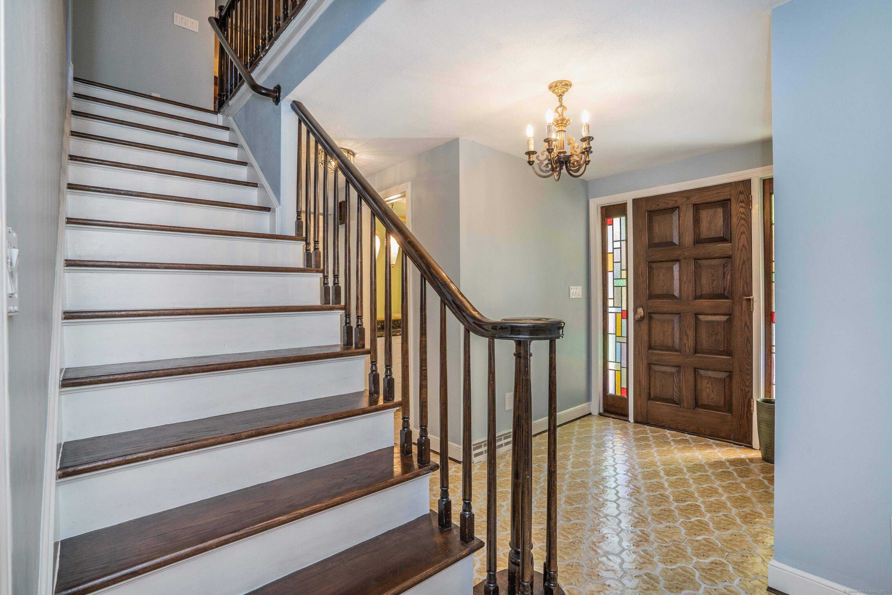 15 Rushleigh Road West Hartford, CT 06117 - Photo 4 of 40