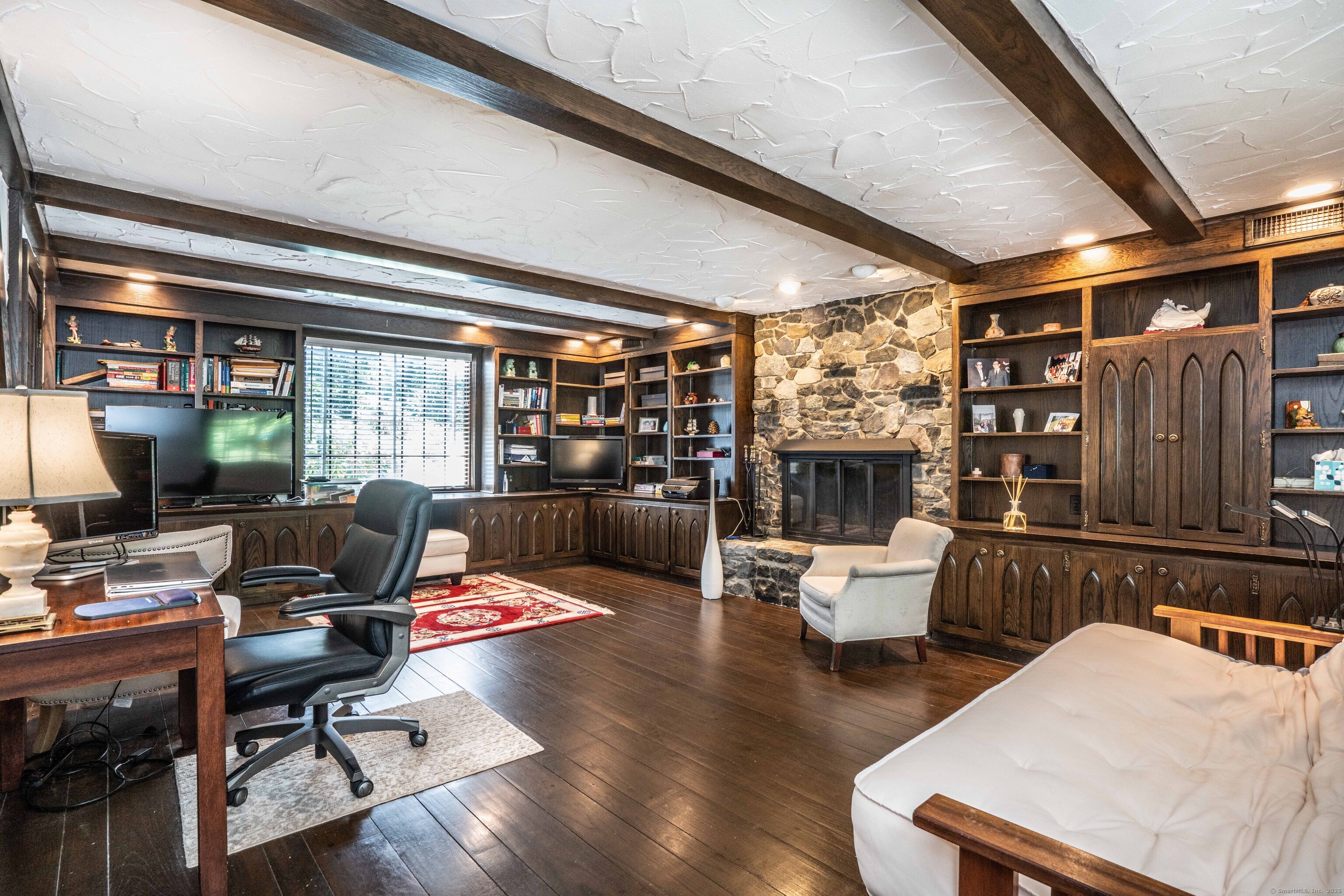 15 Rushleigh Road West Hartford, CT 06117 - Photo 7 of 40