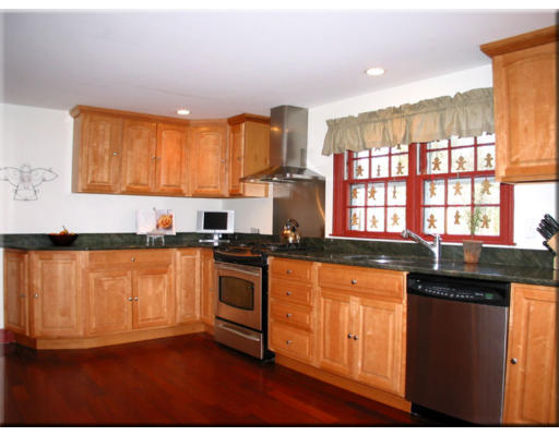 3 Donald Road Hamilton, MA 01982 - Photo 4 of 16 Gallery Image 4
