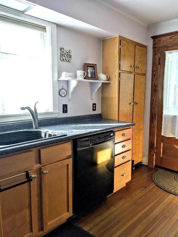 5 Walnut Street Oneonta, NY 13820 - Photo 8 of 33