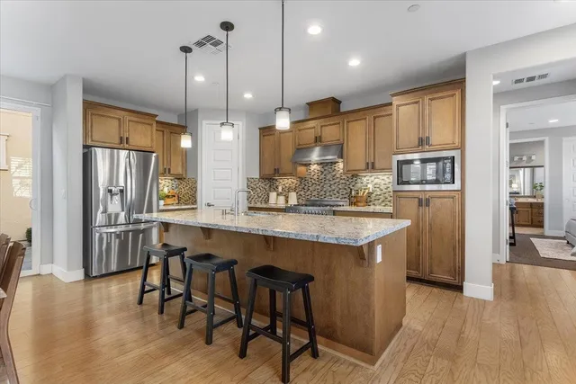 $1,395,000 | 406-406 Mosley Avenue, Alameda, CA 94501