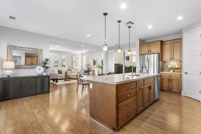 $1,395,000 | 406-406 Mosley Avenue, Alameda, CA 94501