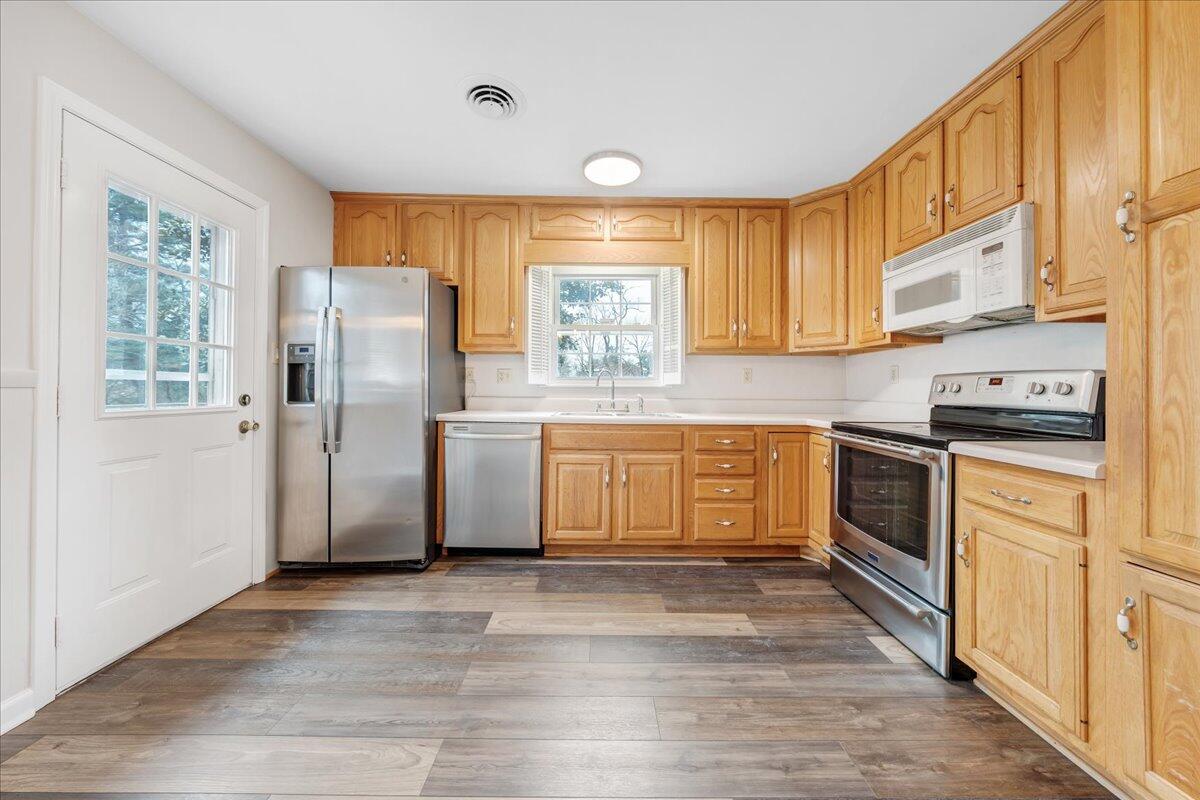 7025 Dallas Road Roanoke, VA 24019 - Photo 8 of 51 08-MIB00648