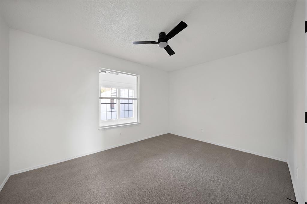 825 Meadowdale Road Arlington, TX 76017 - Photo 8 of 19 a view of a livingroom with a window