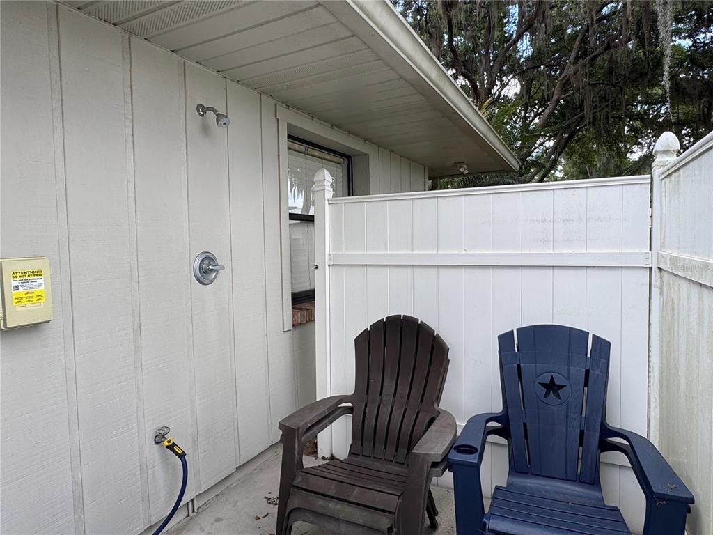 334 West F Street Frostproof, FL 33843 - Photo 40 of 48 a view of entryway with wooden floor