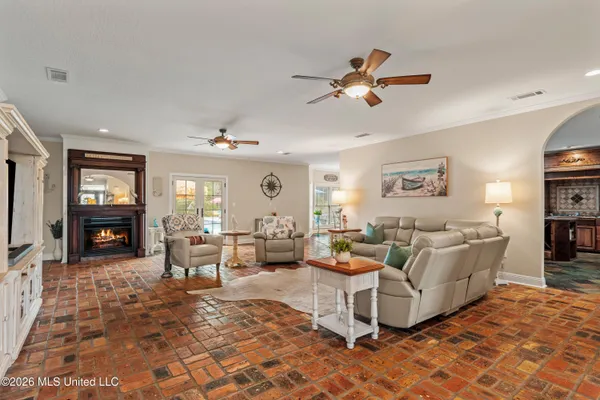 $689,000 | 152 Highway 42, Sumrall, MS 39482