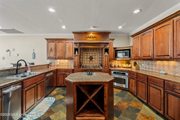 $689,000 | 152 Highway 42, Sumrall, MS 39482