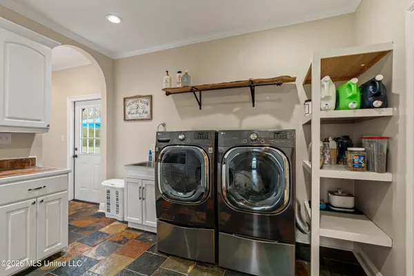 $689,000 | 152 Highway 42, Sumrall, MS 39482